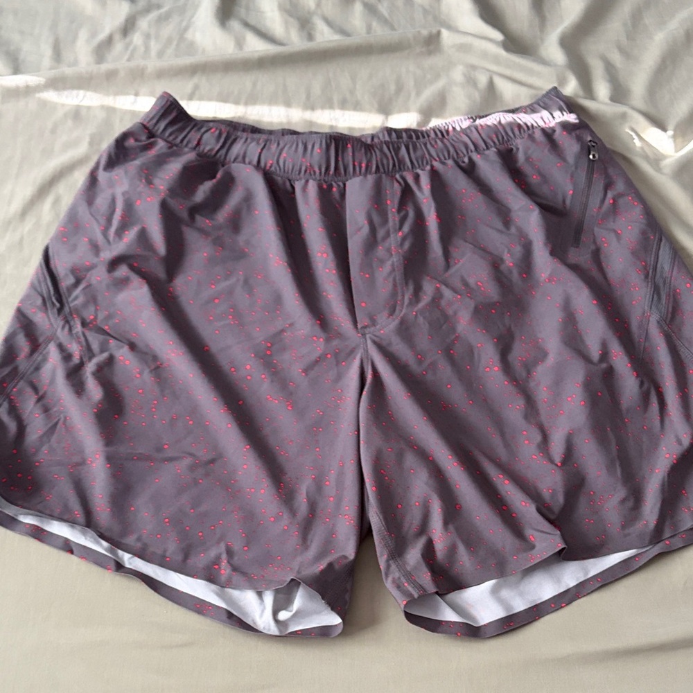 Lululemon Athletica Gray Shorts with Red Accents lined 6” inseam